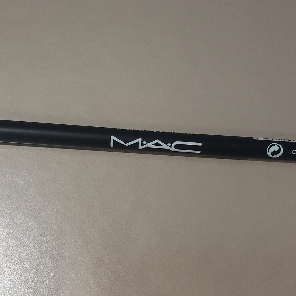 MAC Cosmetics Black Eyeliner Pencil - Picture 5 of 6
